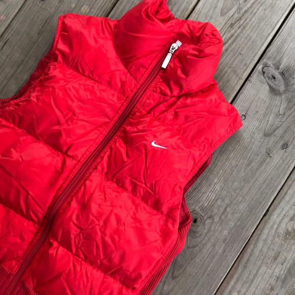 red nike vest